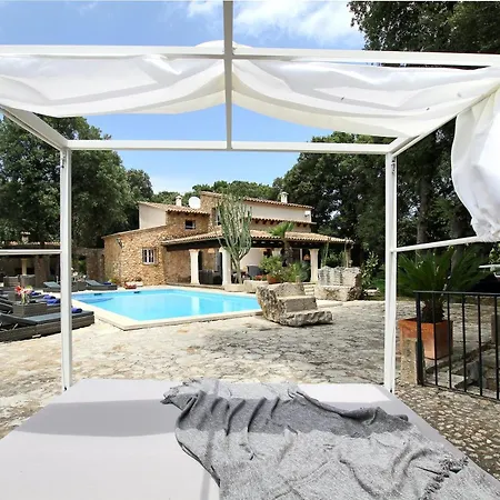 Distinguished 4 Bedrooms Segu Cini Villa