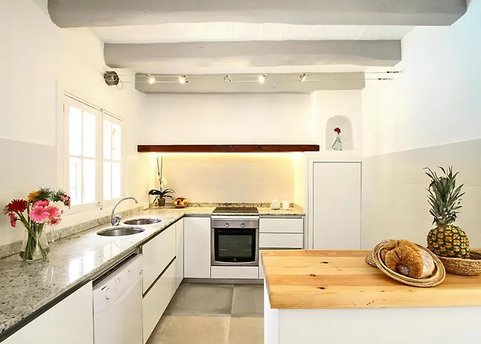 ヴィラ Distinguished 4 Bedrooms Segu Cini ポレンサ