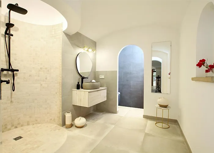 ヴィラ Distinguished 4 Bedrooms Segu Cini *