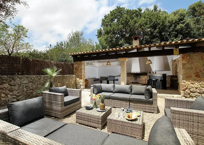 Distinguished 4 Bedrooms Segu Cini *