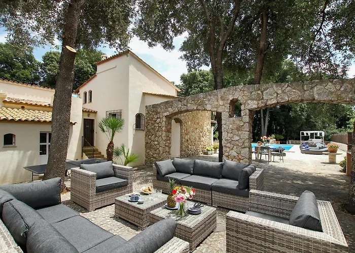 ヴィラ Distinguished 4 Bedrooms Segu Cini