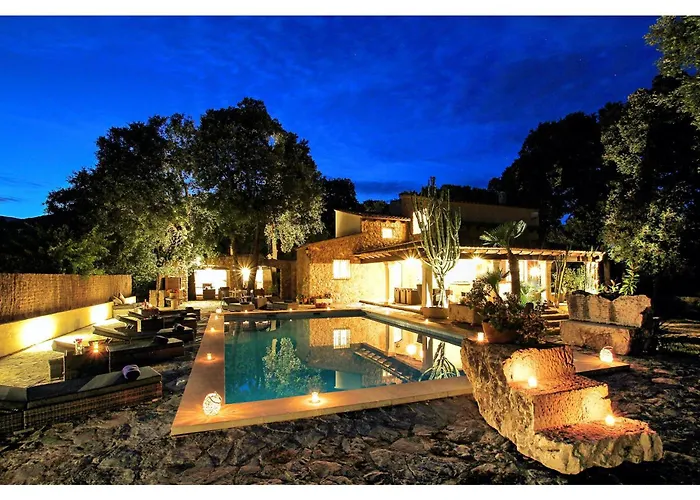 Distinguished 4 Bedrooms Segu Cini ヴィラ