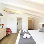 Distinguished 4 Bedrooms Segu Cini