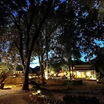 Distinguished 4 Bedrooms Segu Cini