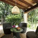 Villa Distinguished 4 Bedrooms Segu Cini *
