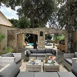Distinguished 4 Bedrooms Segu Cini