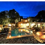 Distinguished 4 Bedrooms Segu Cini Villa