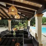 Distinguished 4 Bedrooms Segu Cini Villa *