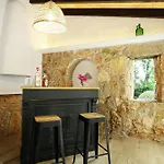 Villa Distinguished 4 Bedrooms Segu Cini
