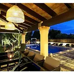 Distinguished 4 Bedrooms Segu Cini Villa