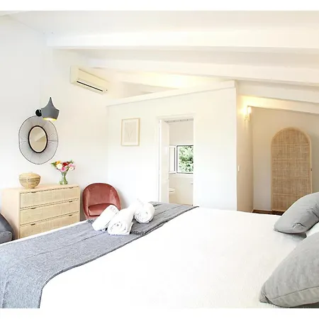 Distinguished 4 Bedrooms Segu Cini Villa *