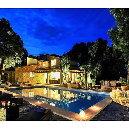 Villa Distinguished 4 Bedrooms Segu Cini