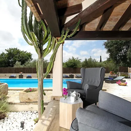 Villa Distinguished 4 Bedrooms Segu Cini Recently Renovated With Modern Interior