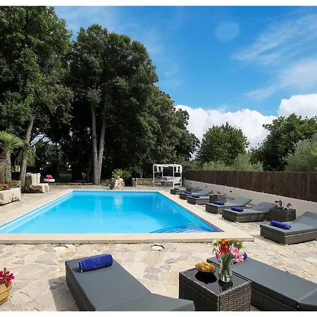 Distinguished 4 Bedrooms Segu Cini Villa *