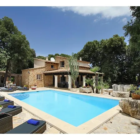 Distinguished 4 Bedrooms Segu Cini Villa