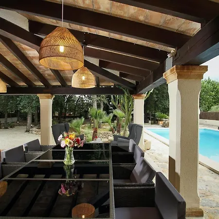 Distinguished 4 Bedrooms Segu Cini Villa *