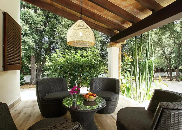 Villa Distinguished 4 Bedrooms Segu Cini *